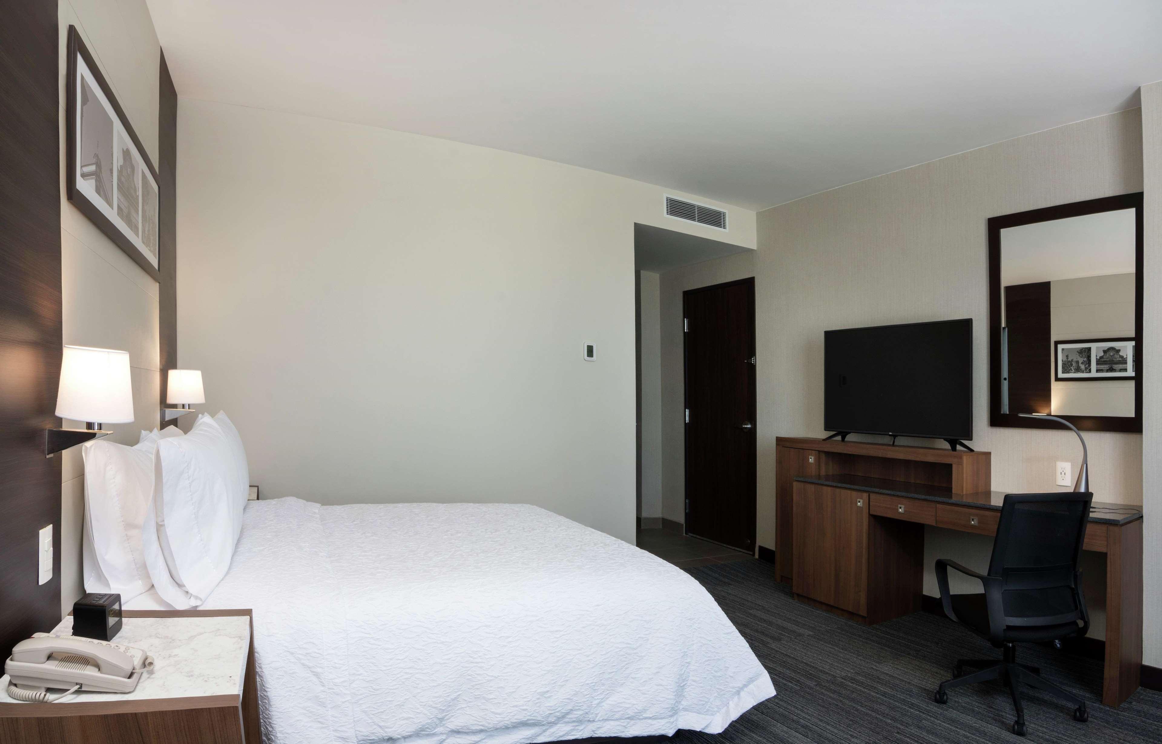 Hampton Inn And Suites San Luis Potosi Slp Exterior photo
